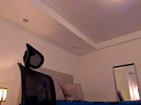 chris morgan7 online show from April 2026 07:58:02 PM