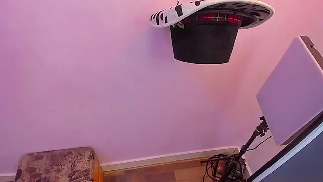 Snapshot of lil_miia chatting on February 2026 07:12:02 PM lil miia online show from February 2026 07:12:02 PM