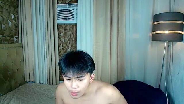 Snapshot of xlovercutietwink chatting on February 2026 04:45:02 PM xlovercutietwink online show from February 2026 04:45:02 PM