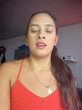 Snapshot of LunaHeat chatting on February 2026 09:11:02 PM LunaHeat online show from February 2026 09:11:02 PM