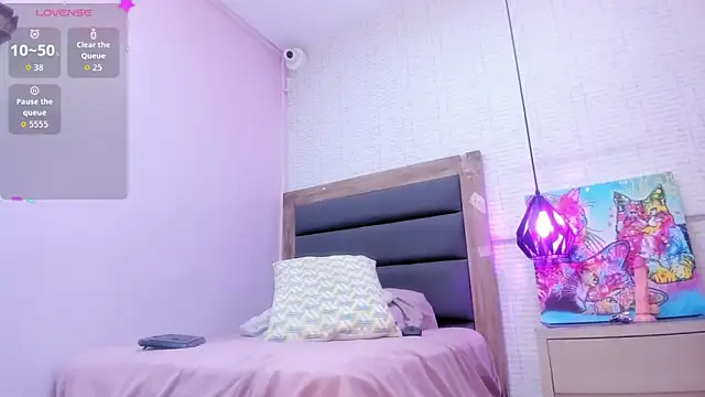 DARIAJACKSON1 online show from April 2026 09:39:33 PM