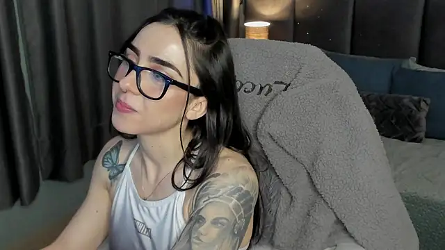 Snapshot of Luna_tagliaferri chatting on February 2026 02:17:02 PM Luna tagliaferri online show from February 2026 02:17:02 PM