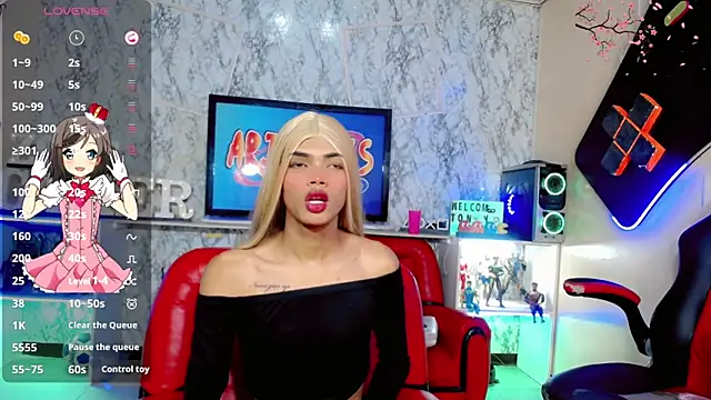 Snapshot of Karol_Vanessa__ chatting on May 2026 12:01:02 PM Karol Vanessa online show from May 2026 12:01:02 PM