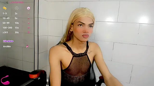 Snapshot of Karol_Vanessa__ chatting on May 2026 05:07:02 PM Karol Vanessa online show from May 2026 05:07:02 PM