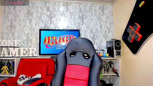 Snapshot of Karol_Vanessa__ chatting on June 2026 11:27:02 AM Karol Vanessa online show from June 2026 11:27:02 AM