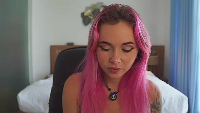 Sarah Pink online show from December 2025 02:28:02 AM