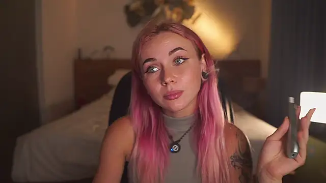 Sarah Pink online show from April 2026 01:41:01 PM