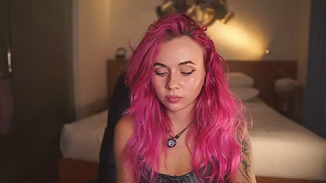 Snapshot of Sarah_Pink chatting on May 2026 02:32:02 PM Sarah Pink online show from May 2026 02:32:02 PM