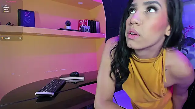 MiaKarsson online show from April 2026 12:39:01 PM