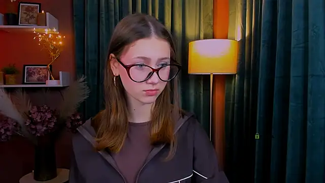 arianaa cat online show from April 2026 06:35:02 PM