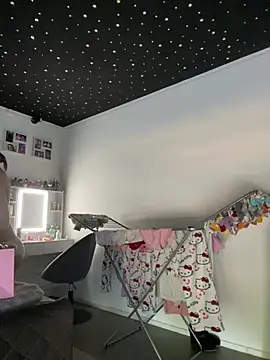Snapshot of Just-Lilly chatting on June 2026 04:11:01 PM Just-Lilly online show from June 2026 04:11:01 PM