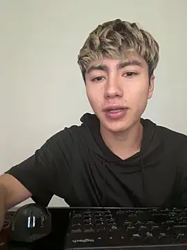 AlexanderCollman2 online show from April 2026 01:47:02 AM