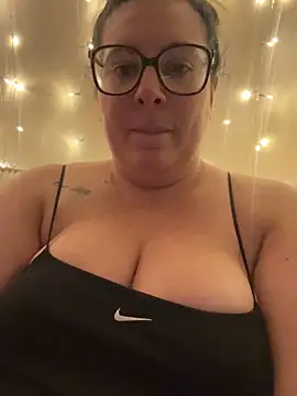 Snapshot of JasmineGlow7 chatting on February 2026 10:06:02 PM JasmineGlow7 online show from February 2026 10:06:02 PM