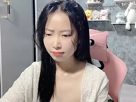 Linne6789 online show from April 2026 06:10:01 PM