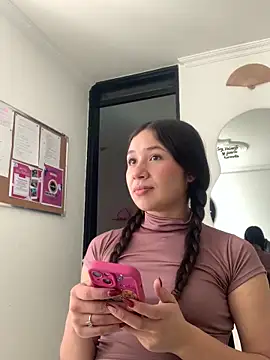 DULCE MARIA EF online show from February 2026 12:49:01 PM