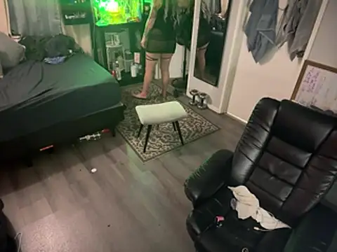 Alicethickpeach online show from June 2026 10:31:02 AM