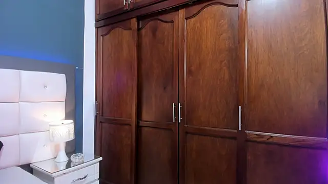 RED VIOLETH online show from February 2026 02:27:02 PM