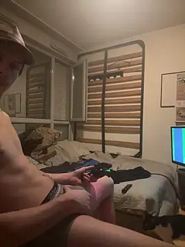 Snapshot of leh31l chatting on February 2026 07:21:02 PM leh31l online show from February 2026 07:21:02 PM