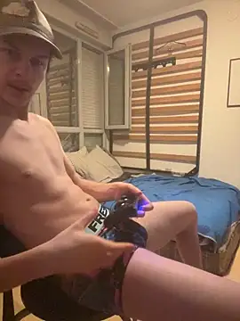 Snapshot of leh31l chatting on February 2026 06:37:02 PM leh31l online show from February 2026 06:37:02 PM