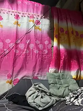 Queen-barbie online show from February 2026 06:58:02 PM