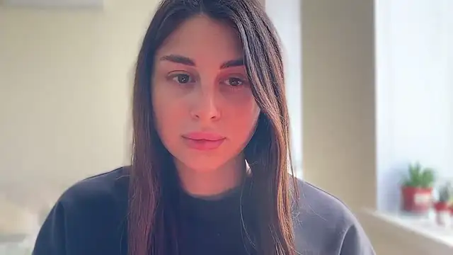 LiluMartiznir online show from March 2026 10:07:02 AM