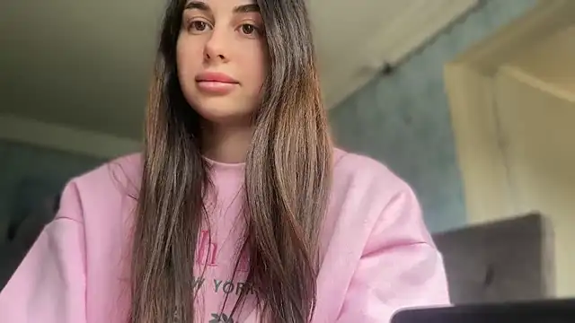 LiluMartiznir online show from April 2026 08:17:01 AM