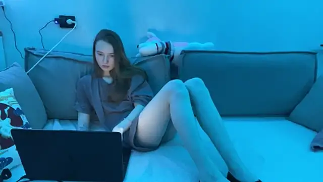 lunli0 online show from March 2026 01:51:01 PM