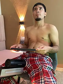 Noah Smith01 online show from June 2026 10:04:01 PM