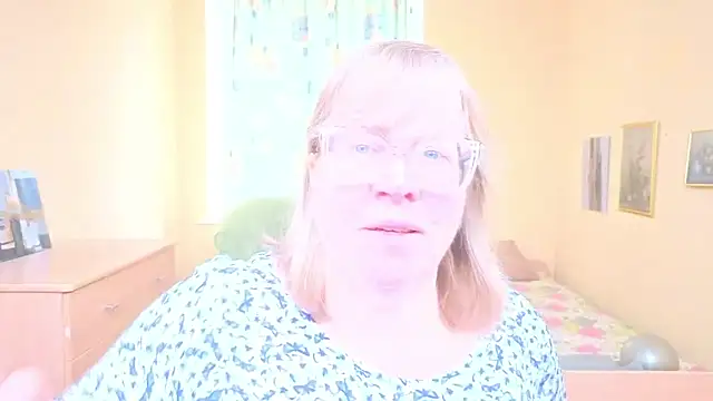 Emma Eclipsee online show from February 2026 10:14:02 AM