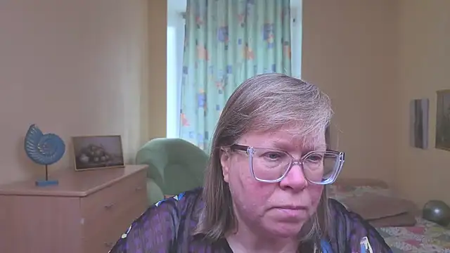 Emma Eclipsee online show from March 2026 10:32:01 AM