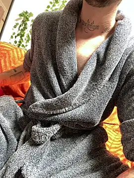 Piratee666 online show from April 2026 11:19:01 AM