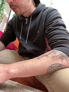 Piratee666 online show from April 2026 12:23:01 PM