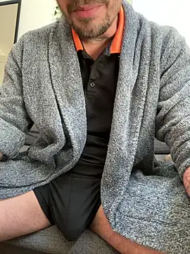 Piratee666 online show from April 2026 06:49:02 AM