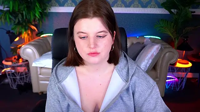 KristiFoxy online show from April 2026 12:30:01 PM