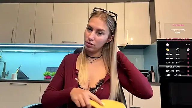 Snapshot of SoftnessMila chatting on June 2026 08:20:02 PM SoftnessMila online show from June 2026 08:20:02 PM