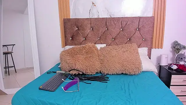 Candyfox2606 online show from February 2026 11:02:02 AM