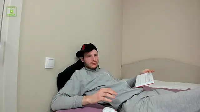 Snapshot of Deymond_Russo chatting on February 2026 12:23:01 PM Deymond Russo online show from February 2026 12:23:01 PM