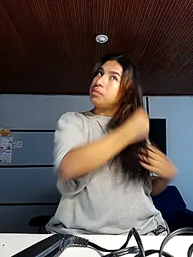 MeelFox online show from February 2026 12:32:02 PM