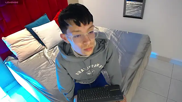 Skinny Office online show from March 2026 09:19:02 PM