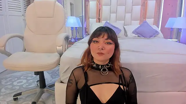 Goldentemptation  online show from June 2026 07:31:01 PM