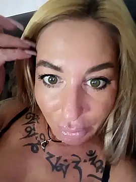 MiaMooly online show from September 2025 04:34:02 PM