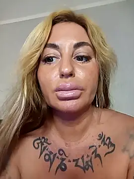 MiaMooly online show from October 2025 04:51:02 PM