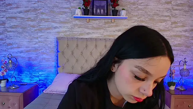 Elizabeth Ferrer online show from April 2026 12:17:02 PM