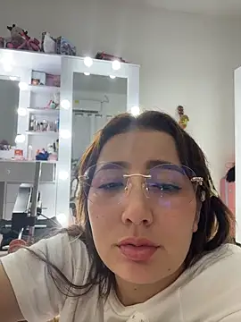 Arya    online show from February 2026 04:13:01 PM