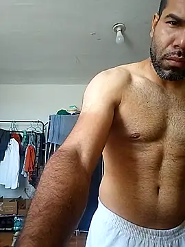Snapshot of thom_1 chatting on April 2026 04:30:01 PM thom 1 online show from April 2026 04:30:01 PM