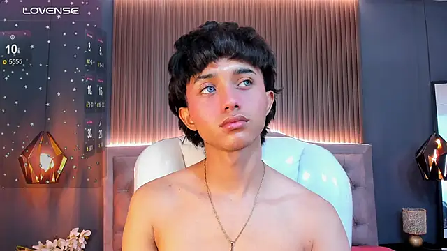 Snapshot of Noa_03 chatting on February 2026 01:49:01 PM Noa 03 online show from February 2026 01:49:01 PM