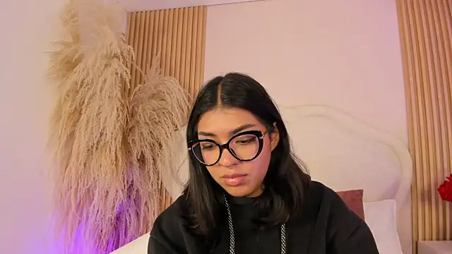 rebeca taylor online show from April 2026 03:27:01 PM