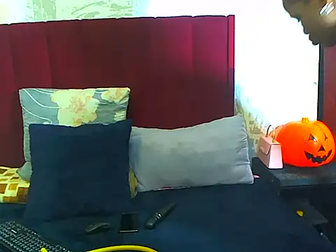 Snapshot of Lindabee34 chatting on February 2026 12:19:02 AM Lindabee34 online show from February 2026 12:19:02 AM