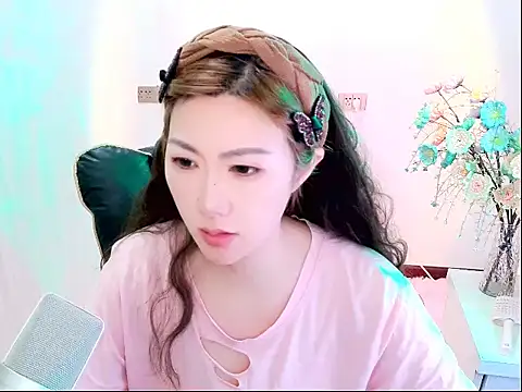 Snapshot of zhuzhu-66 chatting on June 2026 01:14:01 PM zhuzhu-66 online show from June 2026 01:14:01 PM