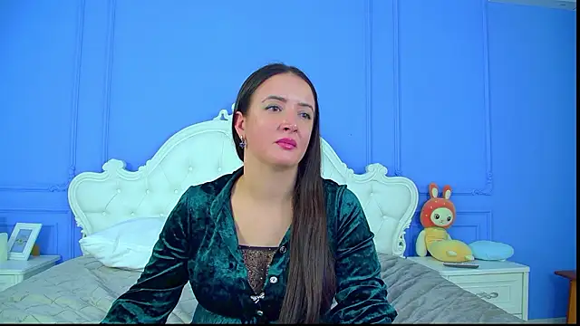 ElinaBellucci online show from February 2026 07:25:02 AM